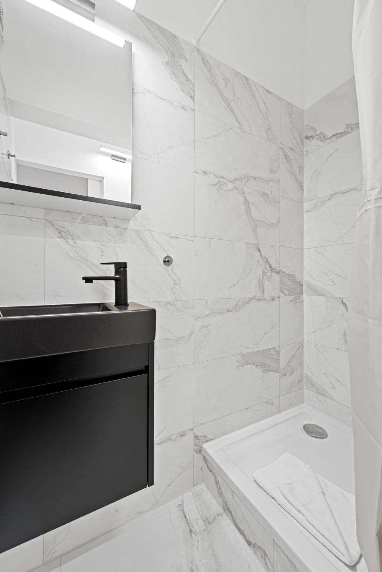 Cozy City Apartment - 15 Min To City-Centre - Contactless 24H Check-In Вена Экстерьер фото