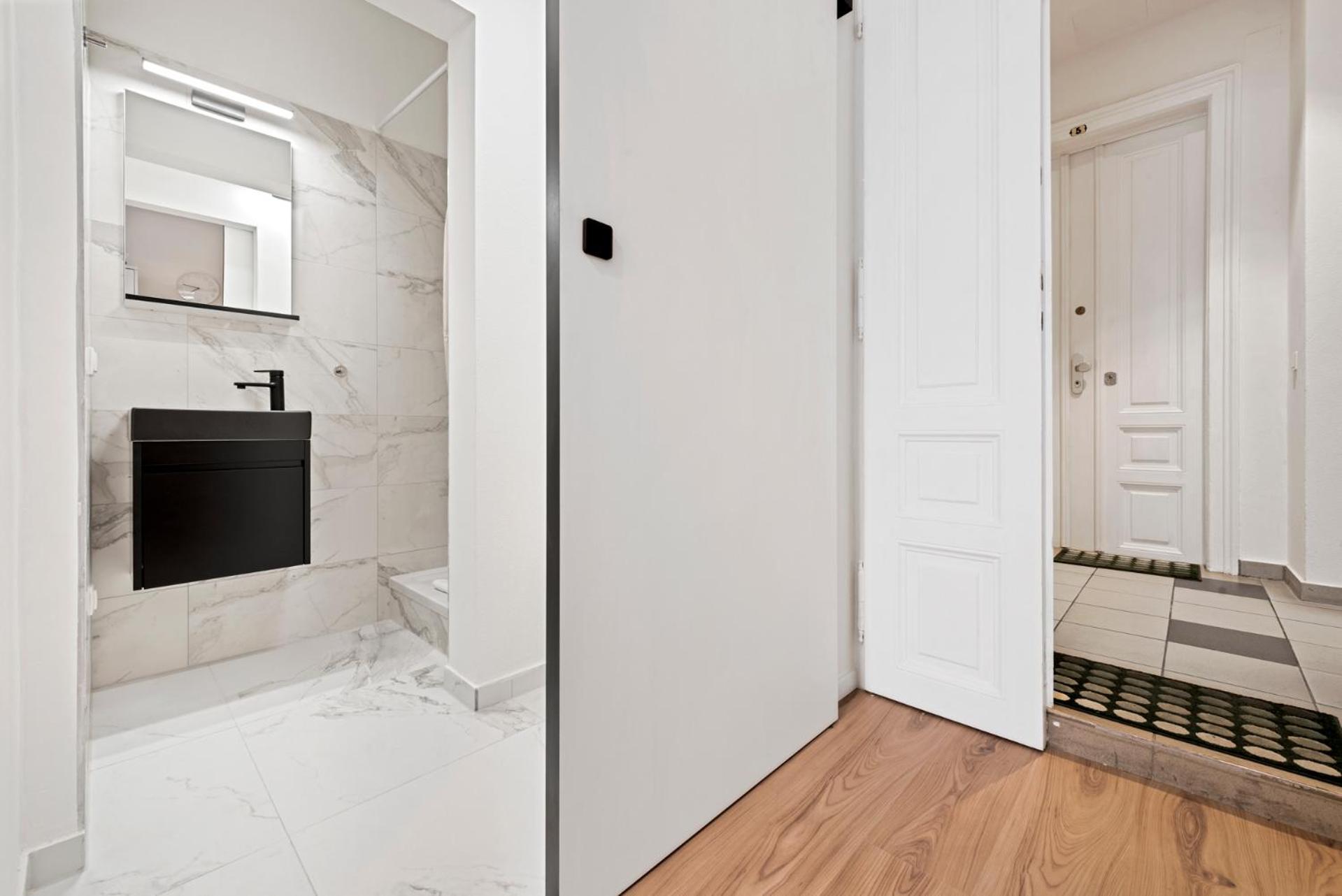 Cozy City Apartment - 15 Min To City-Centre - Contactless 24H Check-In Вена Экстерьер фото